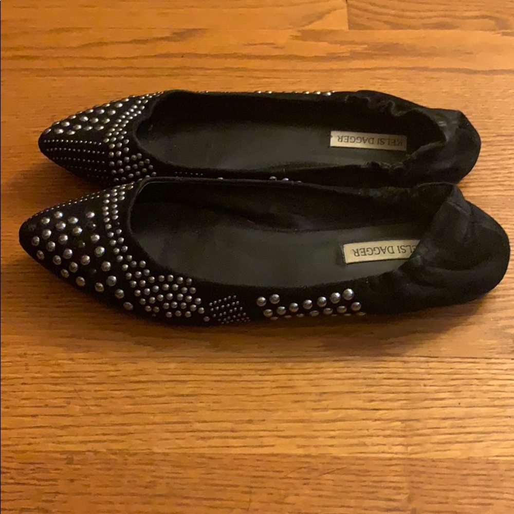 Flats - Picture 2 of 2